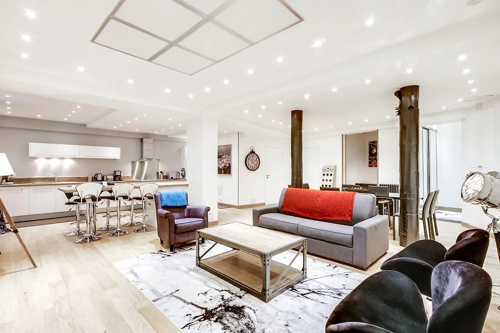 Just Renovated 138M2 On The Seine location